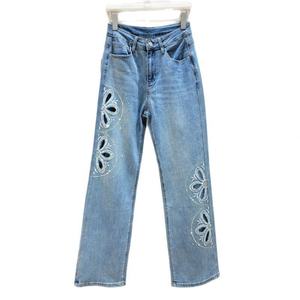 Vaqueros de mezclilla de corte estrecho para mujer, delgados, estilo nuevo primavera 2025, tiro medio, ajuste regular, vintage, entallados, con pedrería. - Product Image 5