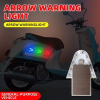 Feu clignotant décoratif solaire pour moto, signal lumineux de danger en forme de flèche, lumière stroboscopique super lumineuse pour véhicule automobile