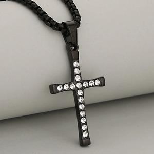 Collier élégant avec pendentif croix en CZ, plaqué or véritable 18 carats, acier inoxydable, anti-rouille, bijoux chrétiens, cadeau pour homme et femme - Product Image 1