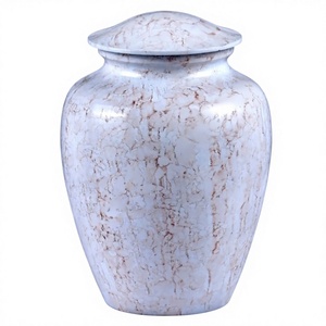 Urne funéraire élégante et contemporaine en aluminium avec un design complexe pour honorer les êtres chers par Axiom Home Accents - Product Image 1