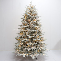 Sapin de Noël floqué avec lumières LED blanc chaud, sapin de pin givré de luxe pour la décoration de la maison et du salon pendant les fêtes
