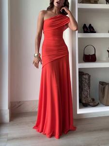 Vestido largo de verano para mujer, elegante y sexy, con un solo hombro descubierto, cuello oblicuo, sin tirantes y manga media. - Product Image 3