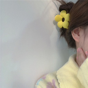 Pinza de Pelo Qianjin Mate con Diseño Floral, Pinza de <span class=keywords><strong>Goma</strong></span> Gruesa con Forma de Tiburón, Elegante Pinza Floral Voluminosa, Accesorio de Pelo de Verano - Product Image 4