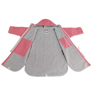 Stock <span class=keywords><strong>pas</strong></span> <span class=keywords><strong>cher</strong></span> prix filles garçons rose moutarde couleur enfants enfants séchage rapide plage surf nager <span class=keywords><strong>parka</strong></span> changer robe veste - Product Image 3