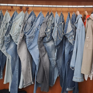 Jeans Deportivos para Niños, Corte Husky, Lavado Oscuro, Costuras en Contraste, Costura Central en la Pierna, Cintura Elástica, Cómodos y Casuales, de Mezclilla - Product Image 5