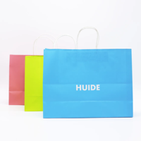 Sacs de shopping en papier kraft recyclables personnalisés avec poignées, vente en gros, sacs cadeaux écologiques colorés avec logo pour boutique de détail