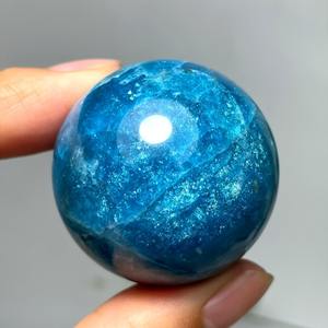 Bola de Apatita Azul Líquida Miraculous Bluerush de 7-7.5cm con Patrón Floral para Meditación por CrystalHola - Product Image 1
