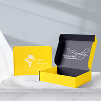 Boîtes d'expédition en carton ondulé noir mat écologiques et recyclables personnalisées en gros, logo en relief UV, poignée, chaussettes, cadeaux