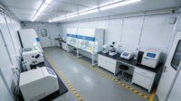 Laboratoire mobile clé en main en conteneur, avec hotte de laboratoire, poste de travail, armoire et salle de contrôle qualité (QA) pour tests