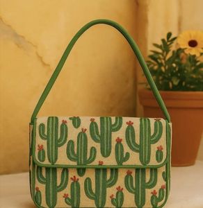 Sac vintage artisanal pour femme, design sophistiqué fait main, cuir véritable imperméable avec accents en cristal - Product Image 3