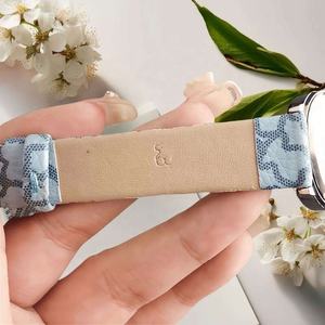 Montre à quartz pour homme avec boîtier en alliage de 40 mm, bracelet en silicone, design de dessin animé, cadran en verre - Product Image 6