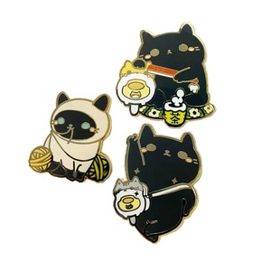 中国制造商高品质金属工艺礼品冲压镀金搪瓷翻领别针徽章 - Product Image 4