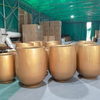 Macetas Grandes Personalizadas de Fibra de Vidrio con Orificio de Drenaje, Ecológicas, Capacidad de 5000L, Ligeras, Duraderas, Talladas a Mano