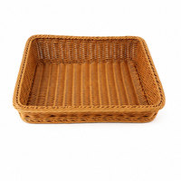 Rechthoekige rieten broodmand van polyrattan, ecologisch, modern, eenvoudig, serveerblad, mand voor etalage van eten, restaurant