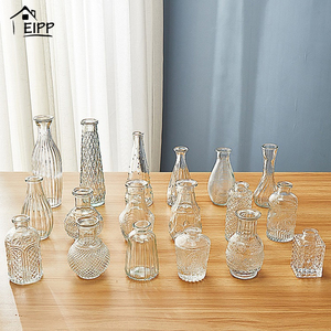 Vases à fleurs en verre Art Déco avec logo personnalisé pour centres de table de mariage et décoration intérieure - Product Image 3