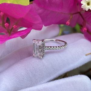 Anillo de Compromiso de Diamante Cultivado en Laboratorio de Joyería de Lujo, Oro Blanco de 14k con Diamante Esmeralda de Laboratorio de 3ct, Anillos de Mujer, Anillo de Bodas - Product Image 1