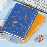 Carnet à couverture rigide en cuir PU sur le thème de l'astronaute, reliure cousue, impression dorée, ligné, format poche pour l'école et le bureau