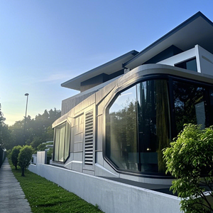 Casas de contenedores de cápsulas espaciales prefabricadas con estructura elegante de acero y panel para uso en hoteles, parques y villas con patio - Product Image 3