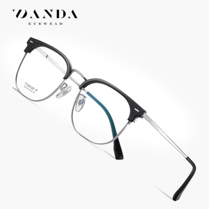 Danda Eyewear Gafas ópticas con montura cuadrada de titanio puro para hombre, lentes graduadas F51109 - Product Image 1