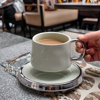 Ensemble de soucoupes pour tasses à café en céramique de luxe de style européen niche moderne à bords argentés pour le thé de l'après-midi tasse à eau tasse à thé à fleurs pour