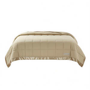 Couverture de lit rectangulaire surdimensionnée en tissu satiné, alternative au duvet, 100 % polyester tissé, unie, moderne, toutes saisons, lavable en machine - Product Image 1