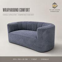 Canapé trois places en chenille compressée, design incurvé enveloppant pour salon moderne