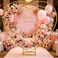 Arche métallique dorée en forme de cœur à double poteau de 2m x 2m pour toile de fond de mariage, support pour fleurs et ballons, idéale pour les mariages et fêtes en extérieur