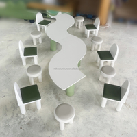 Ensemble de meubles de maternelle en bois personnalisés modernes avec chaises en forme de S pour chambre, école, salon - Sûr et durable