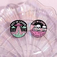 Broche en émail gothique dessin animé alien Broches Halloween UFO Space Broches Goth Friends Lapel Badges pour vêtements Sac à dos Metal Crafts