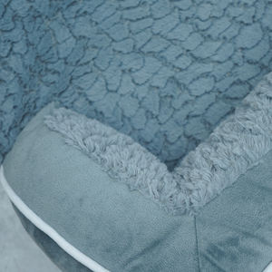 Luxuriöses, Superweiches und Bequemes Winter-Haustierbett mit Abnehmbarem Samtbezug, Rutschfestes Orthopädisches Hunde- & Katzensofa - Product Image 4