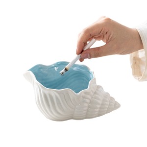 Cenicero de cerámica con interior azul y exterior blanco, diseño novedoso, decoración para el hogar, bandeja para cigarrillos sin humo, estilo oceánico - Product Image 1