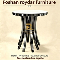 Table haute moderne dorée avec plateau rond en acier inoxydable pour événements, fêtes et location de mariage