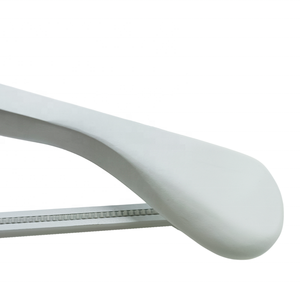 Cintre de costume blanc brillant de luxe robuste couleur personnalisée et logo vêtements en bois costume cintres en bois <span class=keywords><strong>pour</strong></span> présentoir magasin de vêtements - Product Image 5