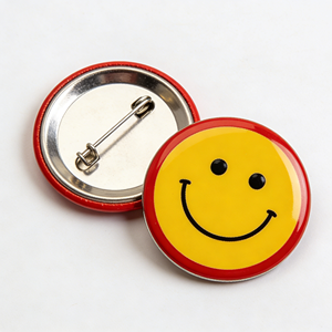 Vente directe usine : Badges bouton ronds en fer blanc avec motif visage souriant et logo personnalisé, pour cadeaux promotionnels de remerciement - Product Image 1