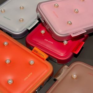 כיסוי טלפון חדש מעור עם ניטים ופנינים לאייפון 17 פרו מקס, יוקרתי, דגם סִגְנוֹן 16פרו 14 קריאייטיב 17, כיסוי מגן נגד נפילות - Product Image 4