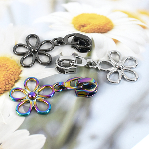 Meetee ZT028 5 # Nylon Zipper Garment Hardware Sew Accessories Creative Plum Flower Puller <span class=keywords><strong>Remplacement</strong></span> Clothes Zipper Slider - Product Image 6