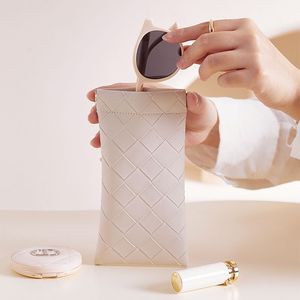 Étui de protection pour lunettes à fermeture automatique pour femmes, anti-écrasement, portable, avec clip à ressort de qualité supérieure, sac de rangement pour lunettes de soleil - Product Image 4