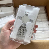 Boîte à montre en plastique transparent de marque célèbre, prête à être expédiée, cercueil à montre, 50 pièces, faible MOQ avec prix de gros