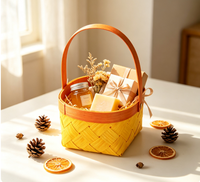 Panier tissé à la main en copeaux de bois, panier cadeau coloré tissé à la main avec poignée pour l'emballage de cadeaux, le stockage de fruits