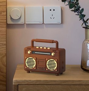 <span class=keywords><strong>BT21</strong></span> Nieuwe Retro Draadloze Speakers Draagbare TF-kaart Subwoofer Buiten Bluetooth Speaker Houtnerf Stereo Surround Sound - Product Image 4