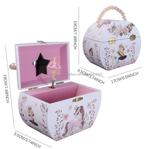 Caja <span class=keywords><strong>de</strong></span> <span class=keywords><strong>Música</strong></span> <span class=keywords><strong>de</strong></span> Madera Ever Bright con Diseño <span class=keywords><strong>de</strong></span> Unicornio Antiguo y Bailarina Rosa, con Manivela, Sonido <span class=keywords><strong>de</strong></span> los Años 30, Asa <span class=keywords><strong>de</strong></span> Perlas Ecológica - Product Image 1