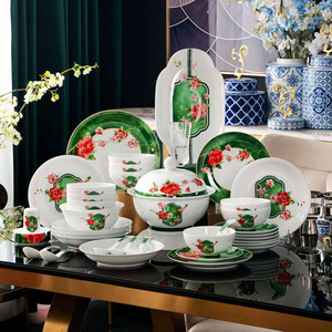 Ra mắt trên toàn thế giới của một bộ đồ ăn bằng gốm 58 mảnh đặc biệt cho Giáng sinh. Lý tưởng cho các cuộc họp mặt gia đình, quà tặng kinh doanh, và nhiều hơn nữa - Product Image 1