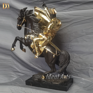 Petite sculpture décorative en métal bronze <span class=keywords><strong>de</strong></span> Napoléon et cheval à vendre - Product Image 3