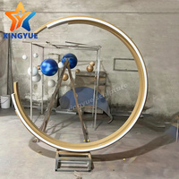 Sculpture d'anneau en acier inoxydable peinte sur mesure, style moderne, pour l'aménagement paysager et la décoration artistique en métal pour l'immobilier