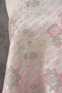 Tela Brocada con Precioso Motivo de Flores y Mariposas, Material Jacquard Teñido con Hilo Dorado para Qipao, Hanfu - Product Image 5