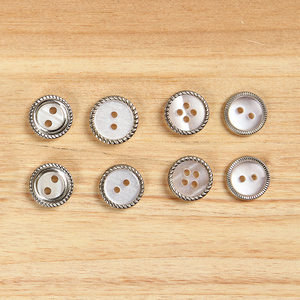 18L 11.5mm vàng bạc đồng kim loại rim <span class=keywords><strong>2</strong></span> lỗ 4 lỗ tròn ngọc trai nút nhựa trắng cho áo sơ mi - Product Image 2