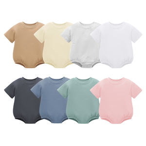 白い可愛い通気性のあるベビーバブルロンパース、100％オーガニックコットンベビーショートロンパース - Product Image 1