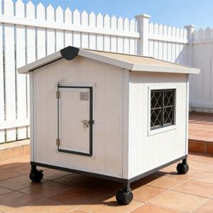 Caseta para Perros Estilo Granja Rústica para Exteriores - Techo a Dos Aguas con Cúpula para Propiedades Rurales - Product Image 3