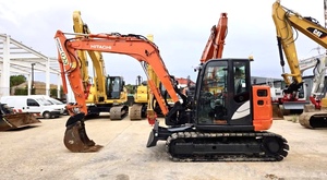 Excavatrice Hitachi ZX85 d'occasion de haute qualité, 9 tonnes, sur chenilles, importée du Japon, fiable et économique, avec brise-roche, certifiée CE - Product Image 6
