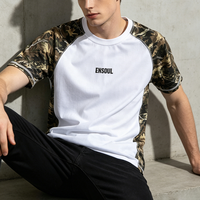 T-shirt décontracté à manches raglan en maille respirante, motif camouflage Real Tree, manches contrastantes, imprimé lettres audacieuses sur le devant, séchage rapide